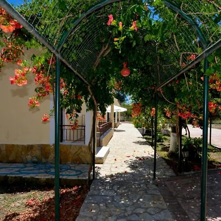 Holiday home Tony's Garden House *