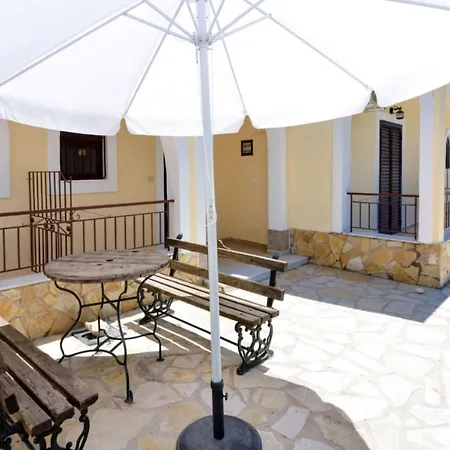 Tony's Garden House * ليفكيمي