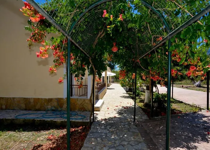 بيت للعطل Tony's Garden House *