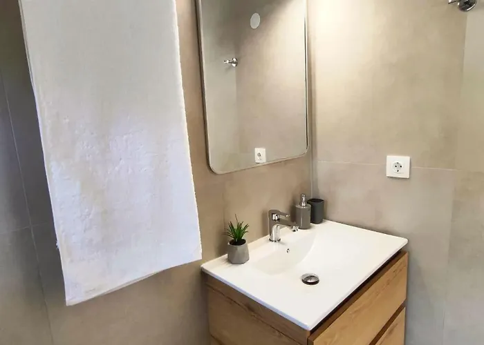 Tony's Garden House ليفكيمي