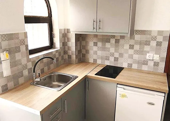בית נופש Tony's Garden House *